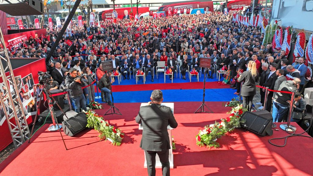 Başkan Yücel Seçim Ofisini Açtı (2) 1024X576