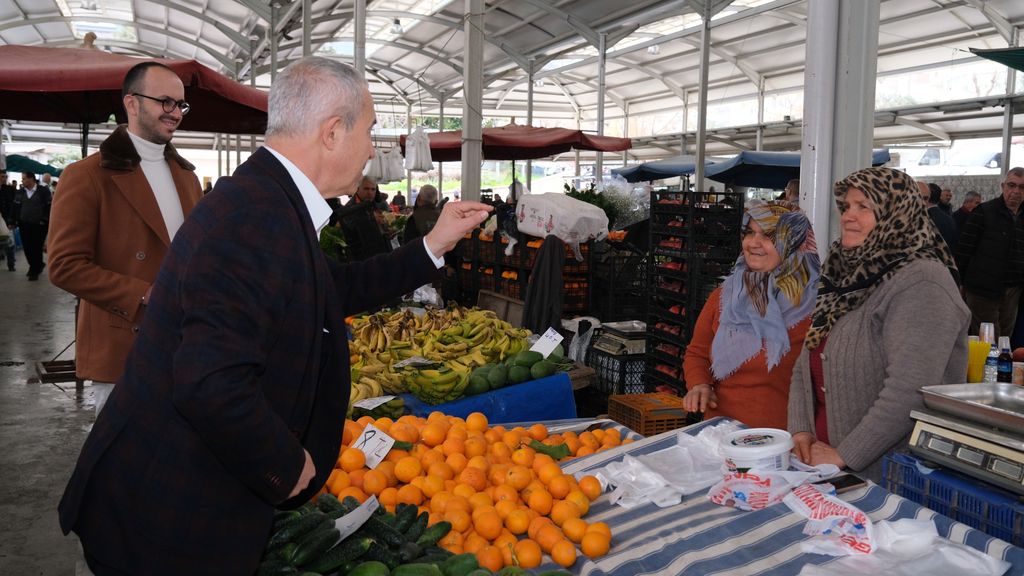 Osman Özçelik Salı Pazarı'ndaydı. (3) 1024X576