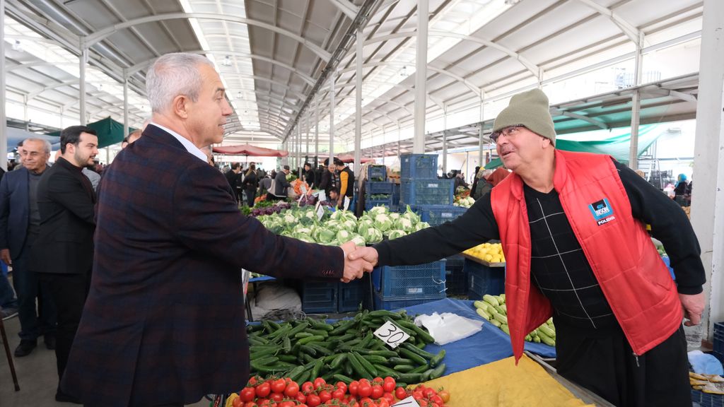 Osman Özçelik Salı Pazarı'ndaydı. (5) 1024X576