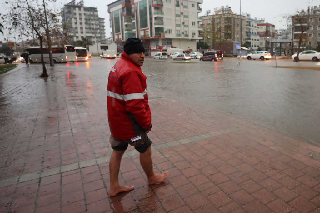 Yağış, Hayatı Olumsuz Etkiledi (9)