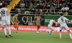 Alanyaspor yenilmezliğini sürdürdü