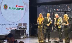 Alanyaspor'a 'Zirvedeki Akdeniz Futbol Takımı' ödülü
