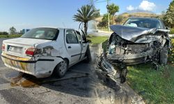 Alanya’da iki otomobilin çarpışması sonucu meydana gelen kazada 1 kişi yaralandı.