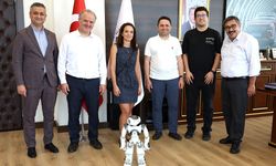 Tübitak Destekli Robot Projesi, Rektör Türkdoğan’a Tanıtıldı