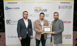 Alanya Genç MÜSİAD "Mezunları"na Plaket