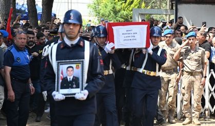 Manavgat şehidini son yolculuğuna uğurladı