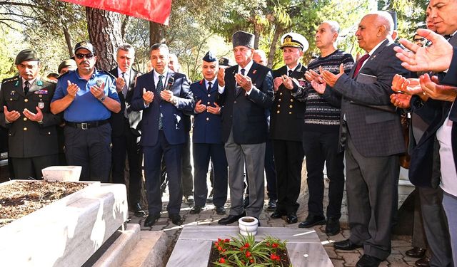 Topçu Yüzbaşı Mustafa Ertuğrul Kabri Başında Anıldı