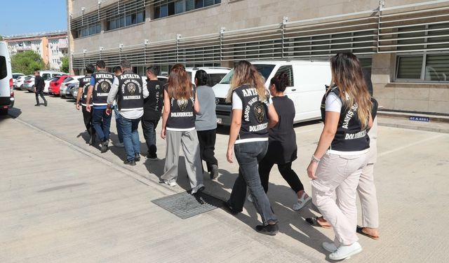 Antalya’da beyaz eşya dolandırıcıları yakalandı