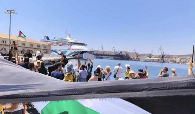 Siros Adası’nda Filistin’e Destek Protestosu: İsrailli Turistler Adaya Giremedi